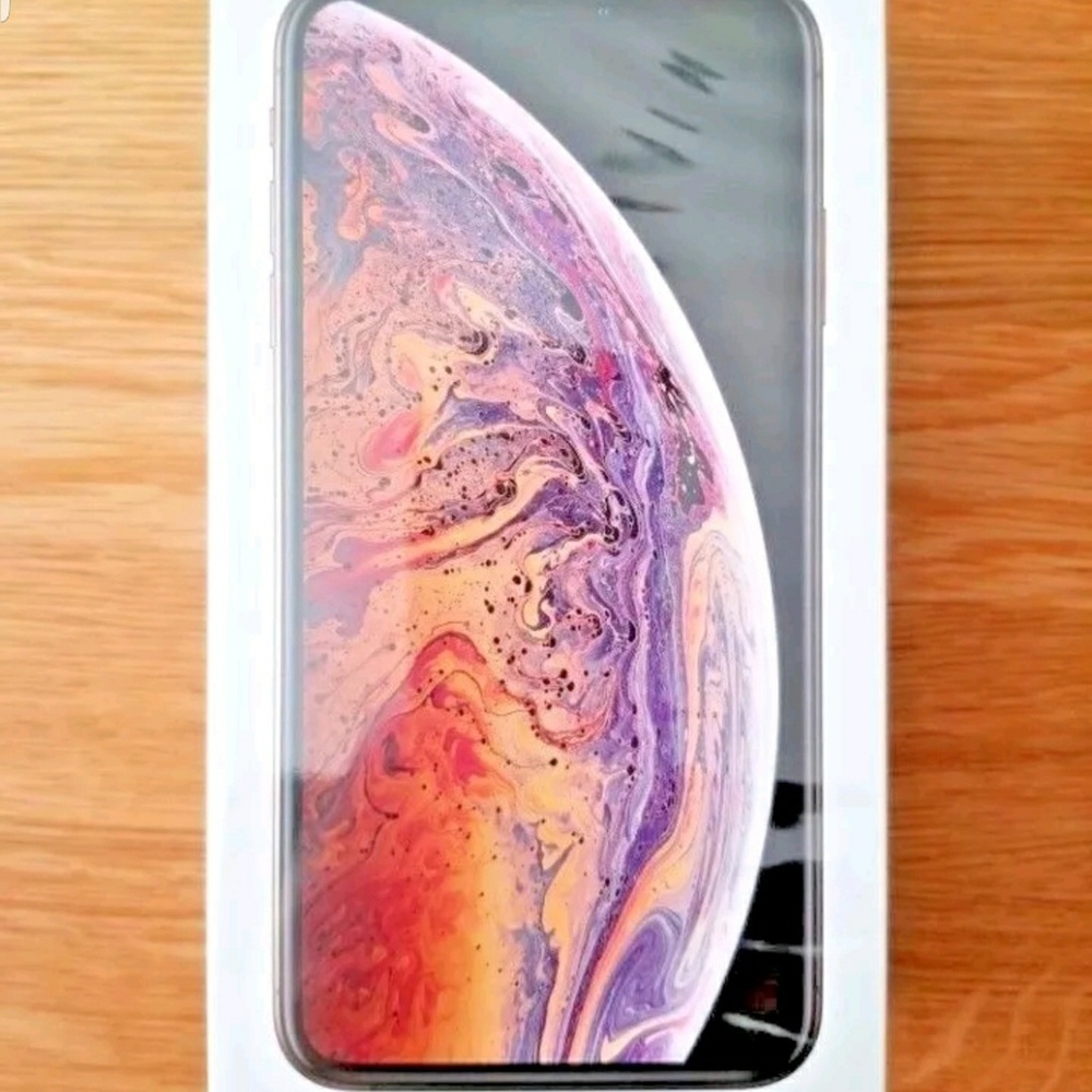 Brandnew *Sealed* iPhone Xs Max 512gb